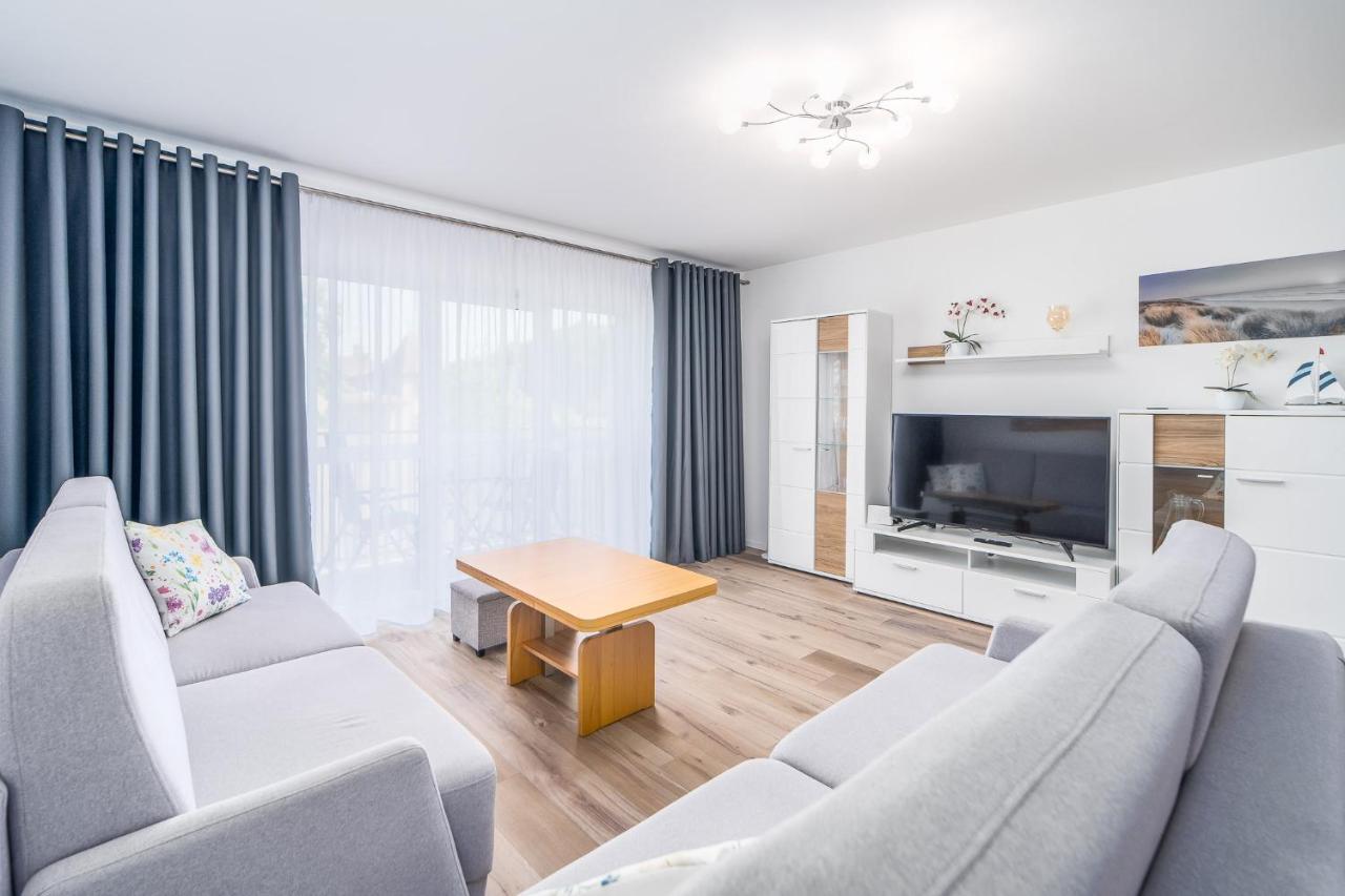 Apartment Seaside Breeze Stylish Balcony & Parking By Renters