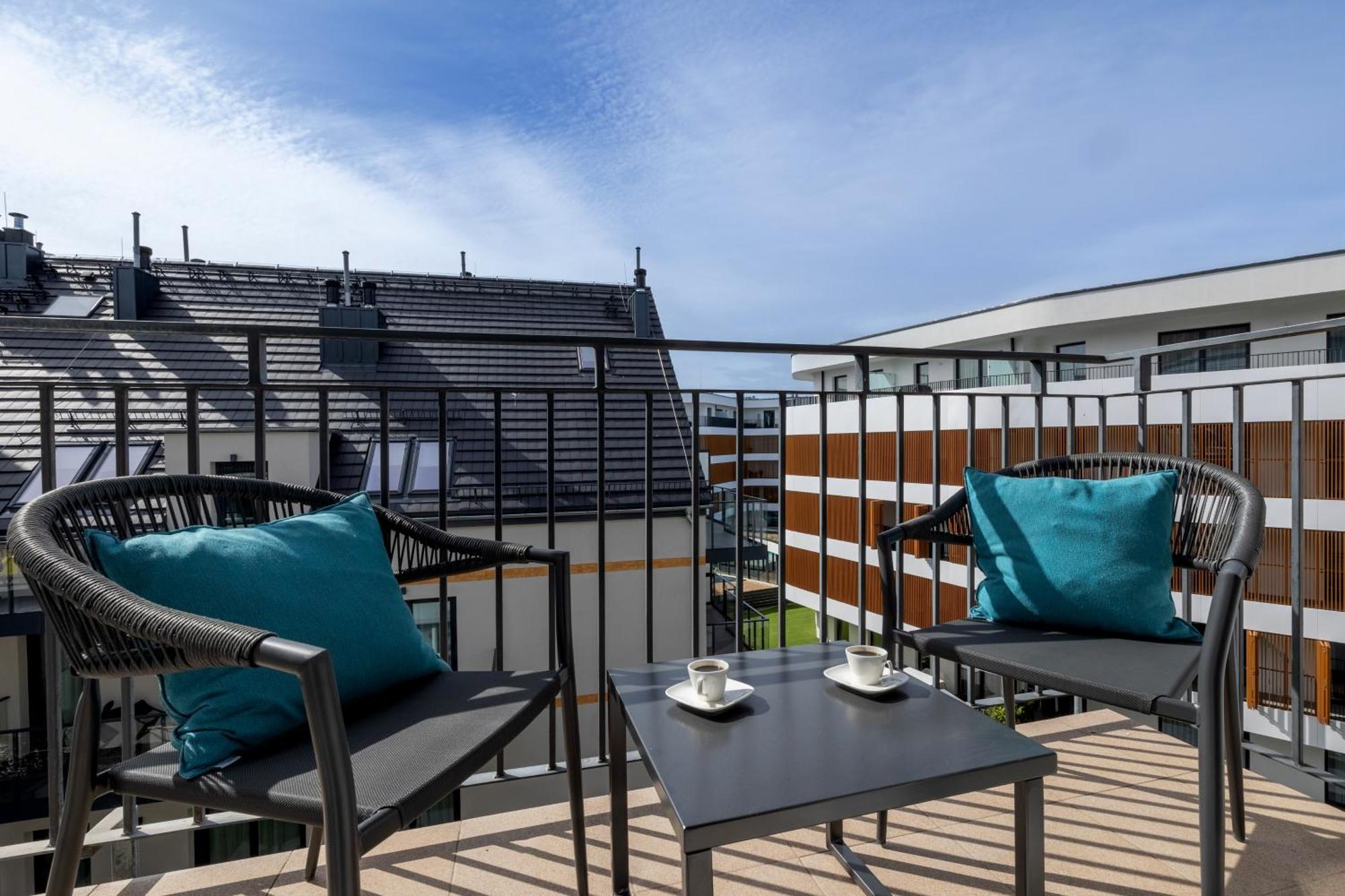 Apartamento Seaside Breeze Stylish Balcony & Parking By Renters